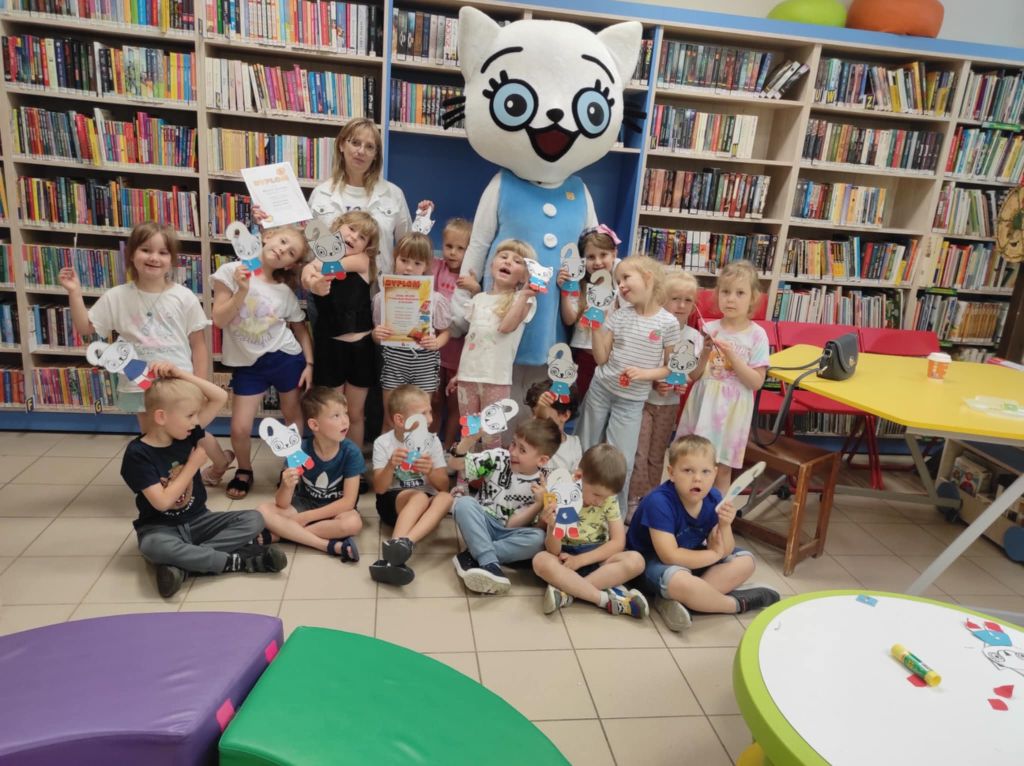 Kicia Kocia z wizytą u Motylków itm1#959