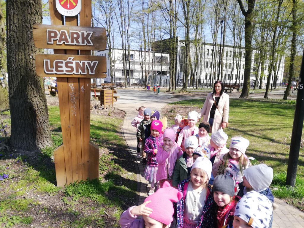 Krasnoludki w Parku Leśnym itm1#795
