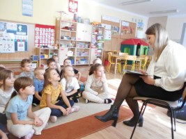 Pani Adwokat czyta Biedronkom