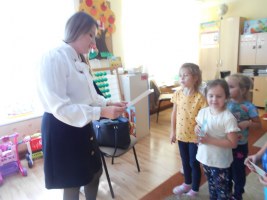 Pani Adwokat czyta Biedronkom