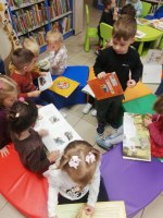 Mały Miś w bibliotece