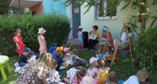 Czytanie na polanie- Żabki w bibliotece