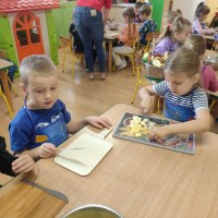 Owocowe sałatki Motylków