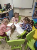 Motylki zwiastują wiosnę- lekcja w bibliotece