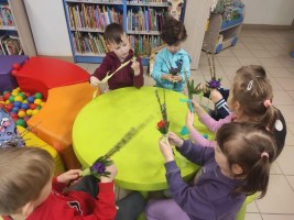Motylki zwiastują wiosnę- lekcja w bibliotece